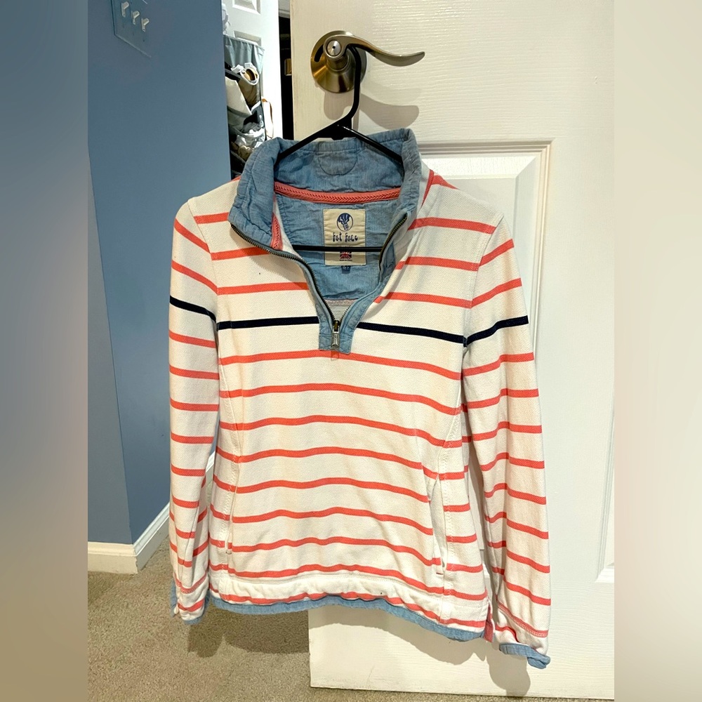 Fatface brand women rugby. Lined with sweatshirt type material. Size 4 (us)